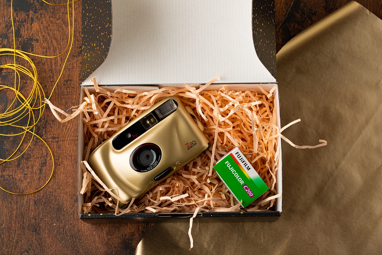 Gift box: Toma 800 gold + film фото №1