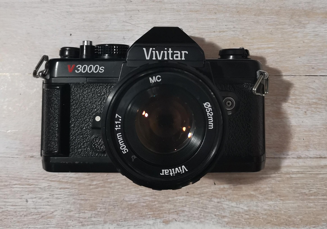Vivitar v3000s + Vivitar 50 mm F/1.7 фото №1