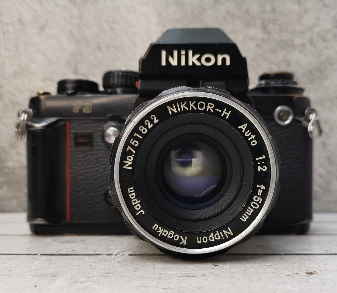 Nikon F3 + NIKKOR-H Auto 1:2 50 мм  фото №1