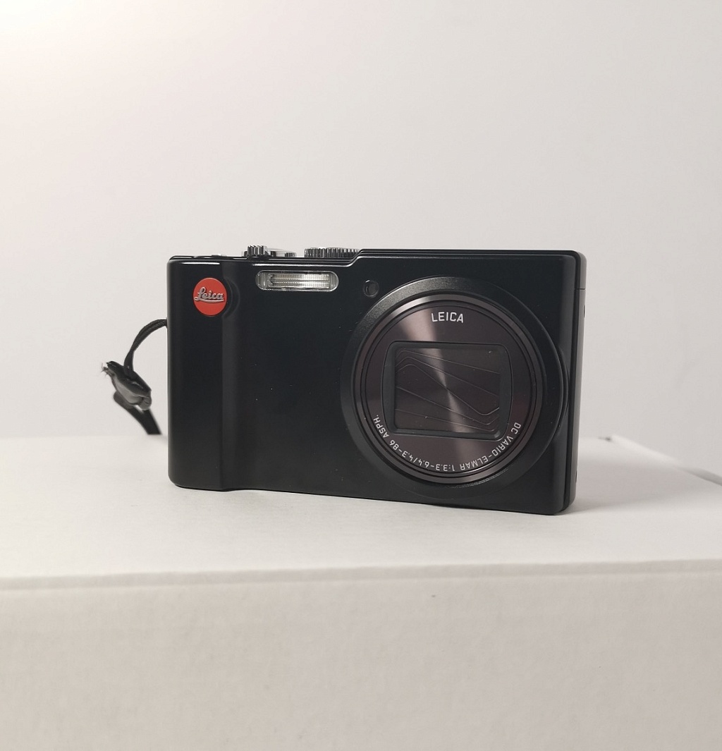 Leica V-LUX 40 фото №1