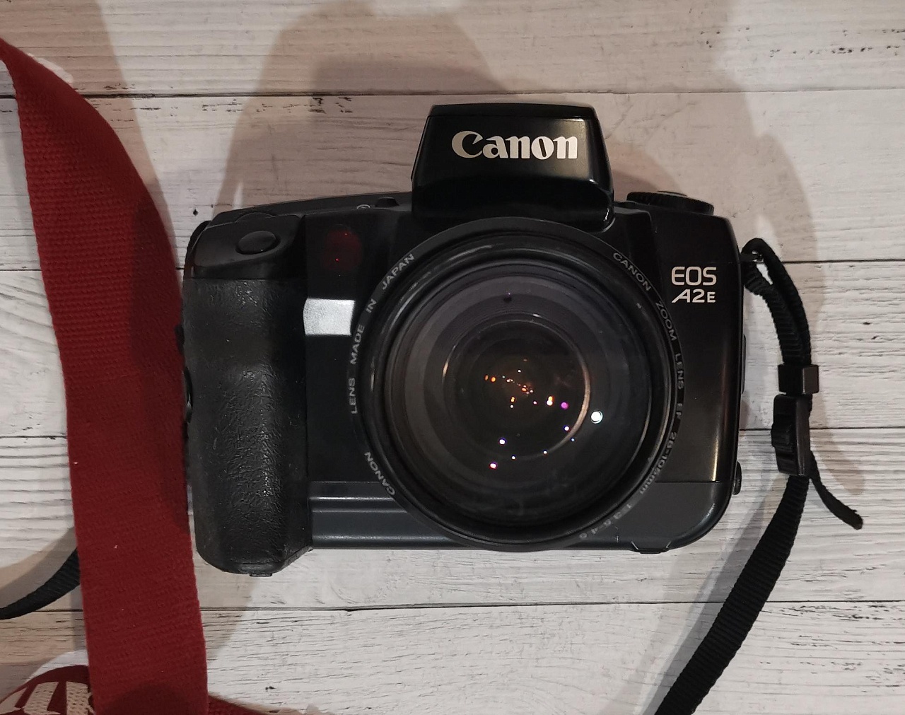 Canon EOS A2e + Canon Zoom Lens EF 28-105 mm F/3.5-4.5 фото №1
