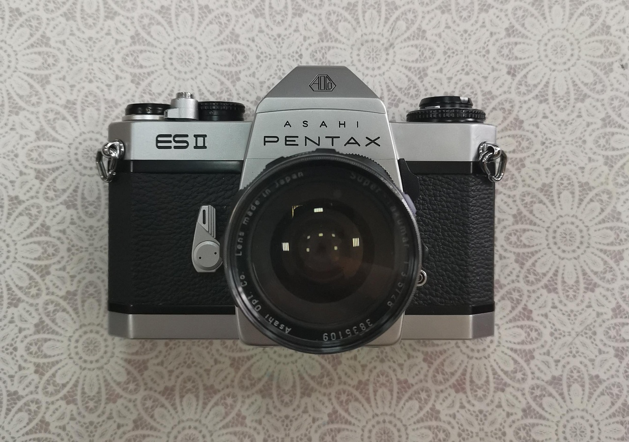 Pentax ES II + Super Takumar  28 1:3.5 фото №1
