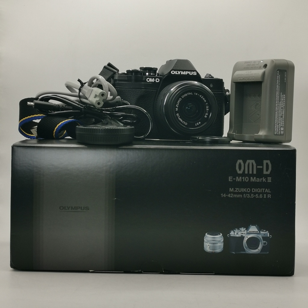  Olympus OM-D E-M10 Mark III BLACK фото №1