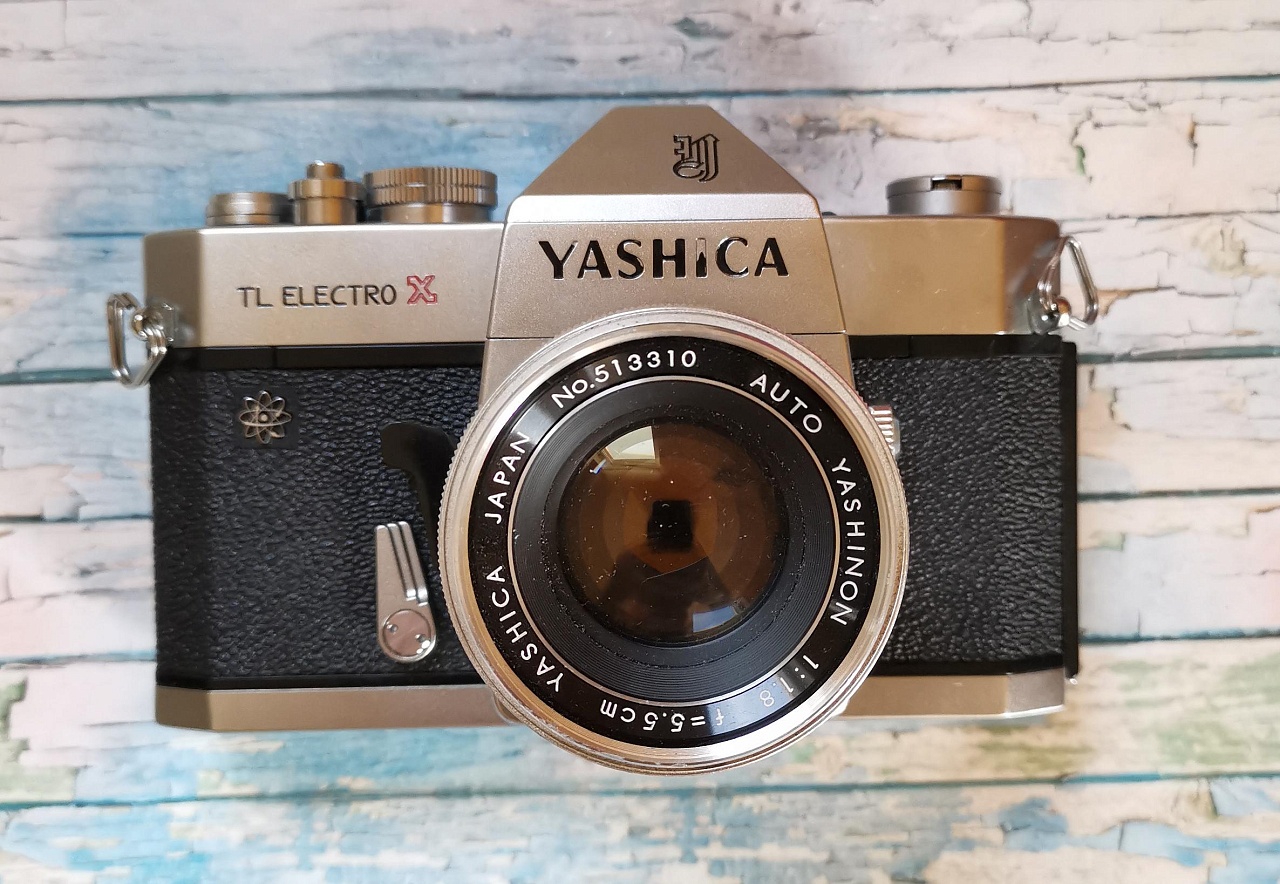 Yashica tl-electro x + Auto yashinon 55 mm f/1.8 фото №1