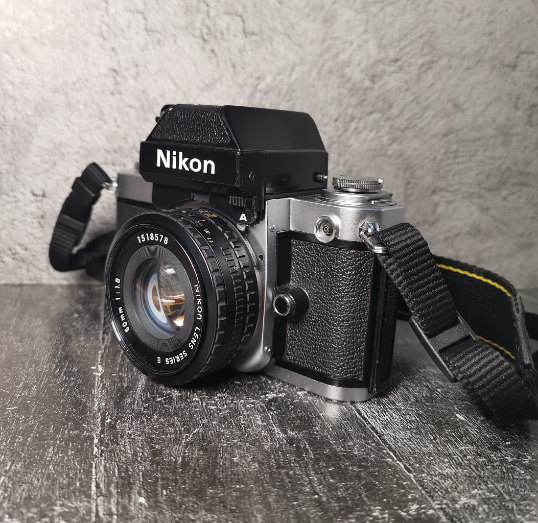 Nikon F2 Silver + Nikkor 50mm 1.8 E фото №2