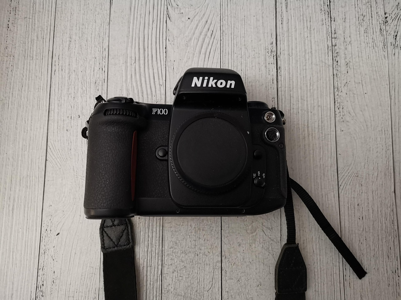 Nikon F100 (body) (уценка) фото №1