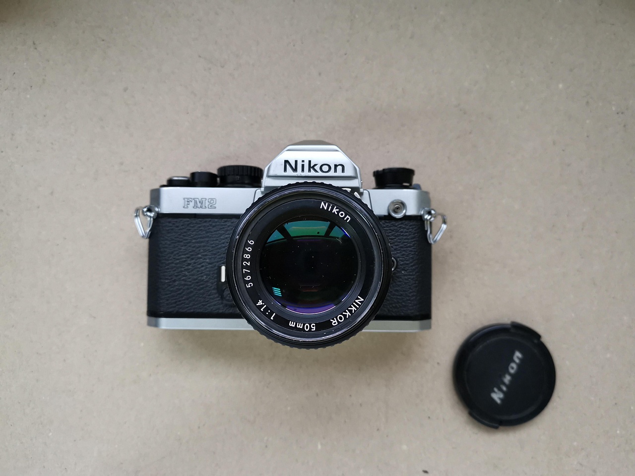 Nikon FM2 белый + Nikon Nikkor 50 mm f/1:4 фото №1
