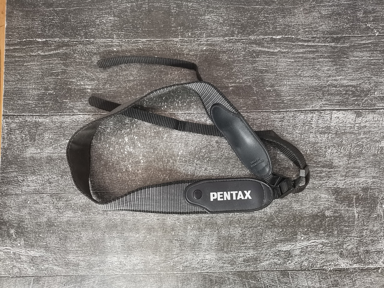 Ремешок Pentax для зеркальных камер фото №1