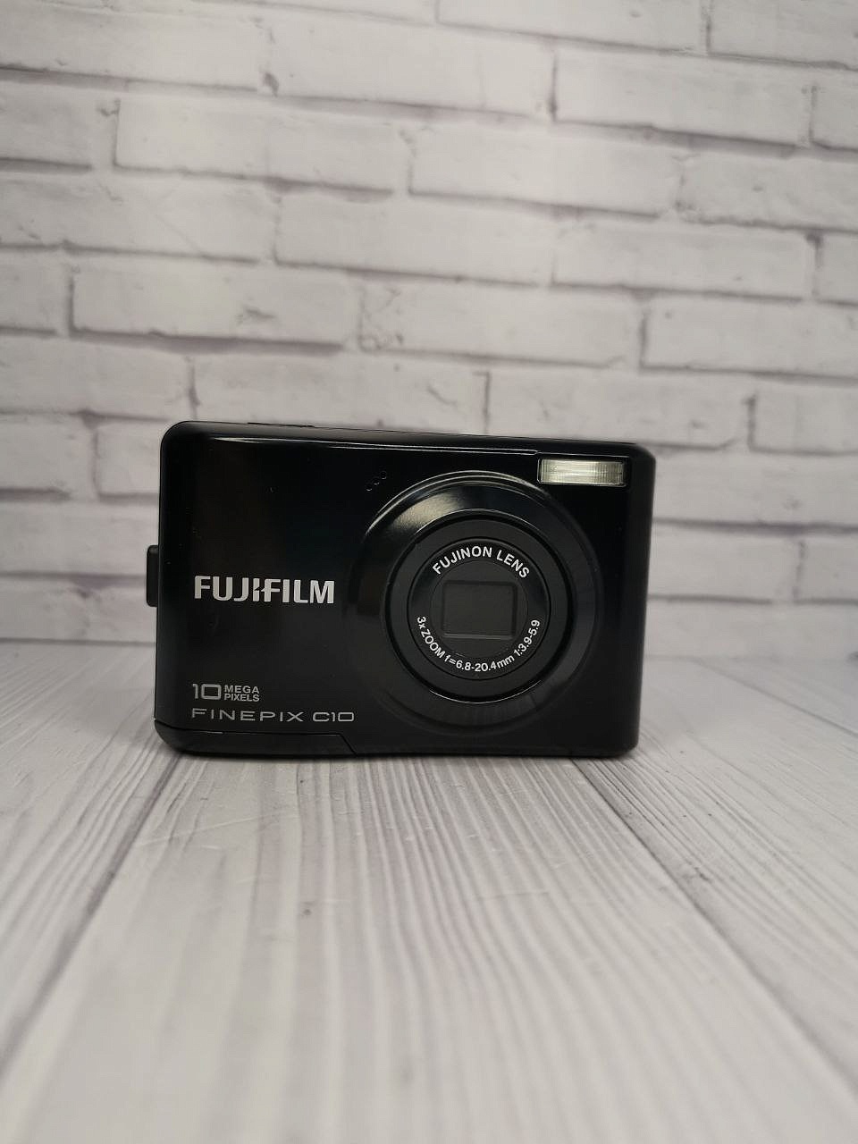 Fujifilm FinePix C10 фото №1