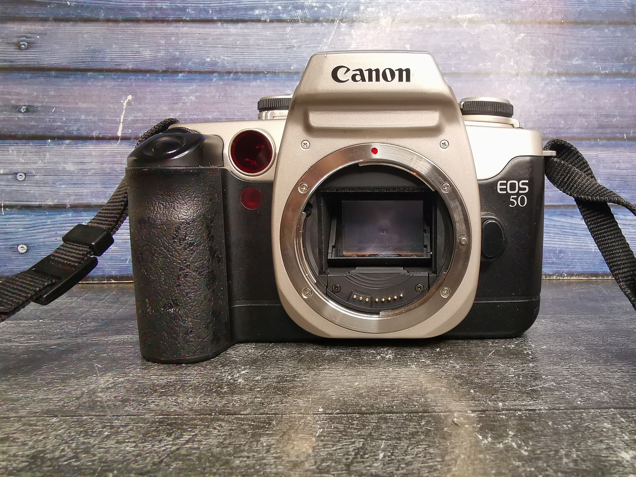 Canon EOS 50 (body) фото №1