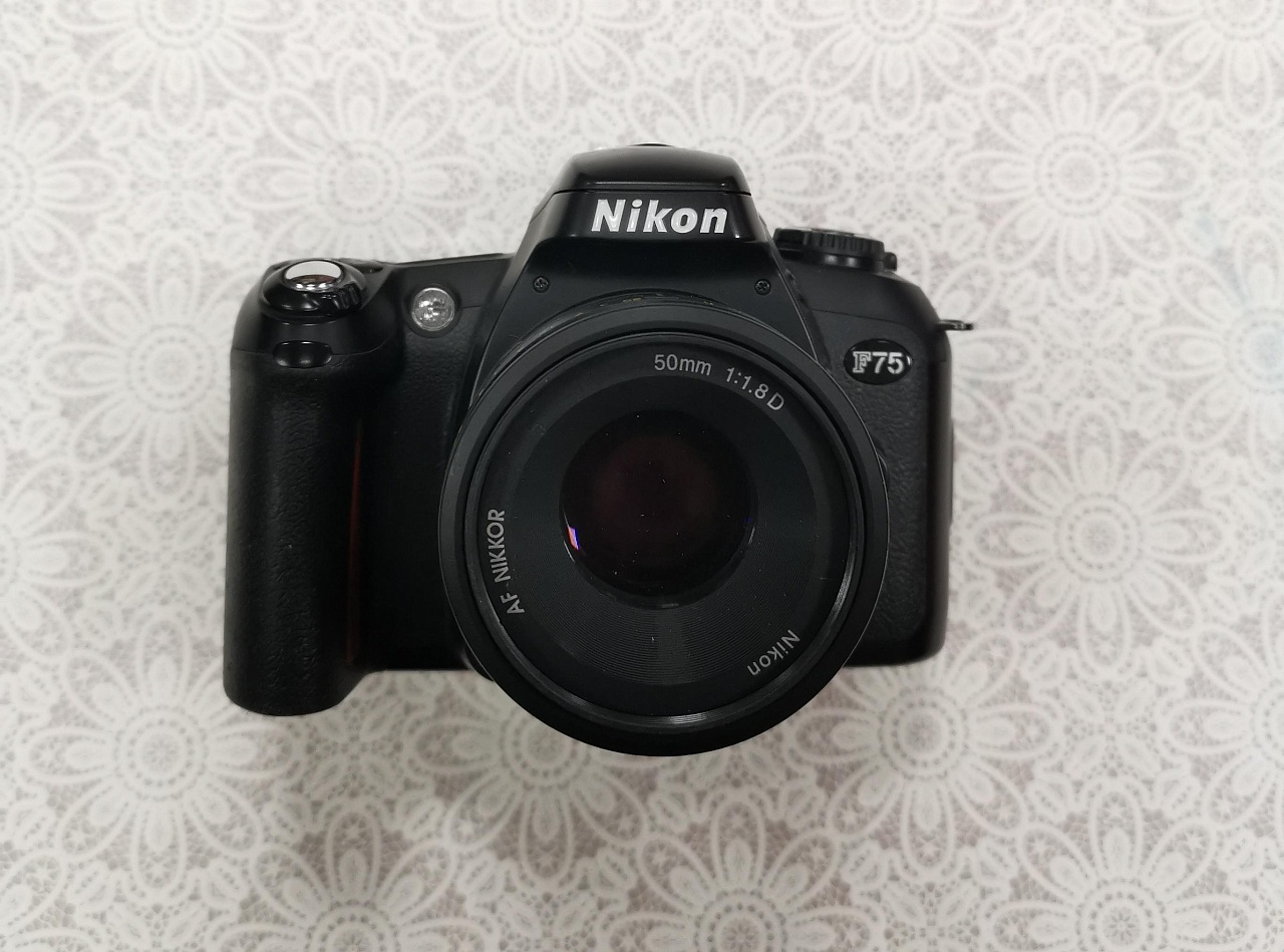 Nikon f75 +Nikkor 50 1.8 фото №1