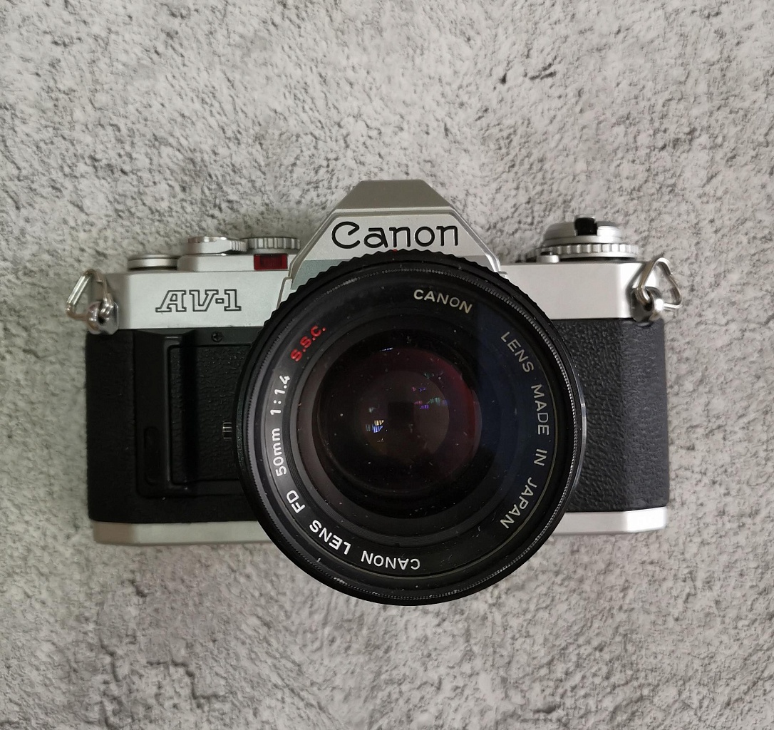 Canon AV-1 + Canon FD 50 mm f/1.4  фото №1