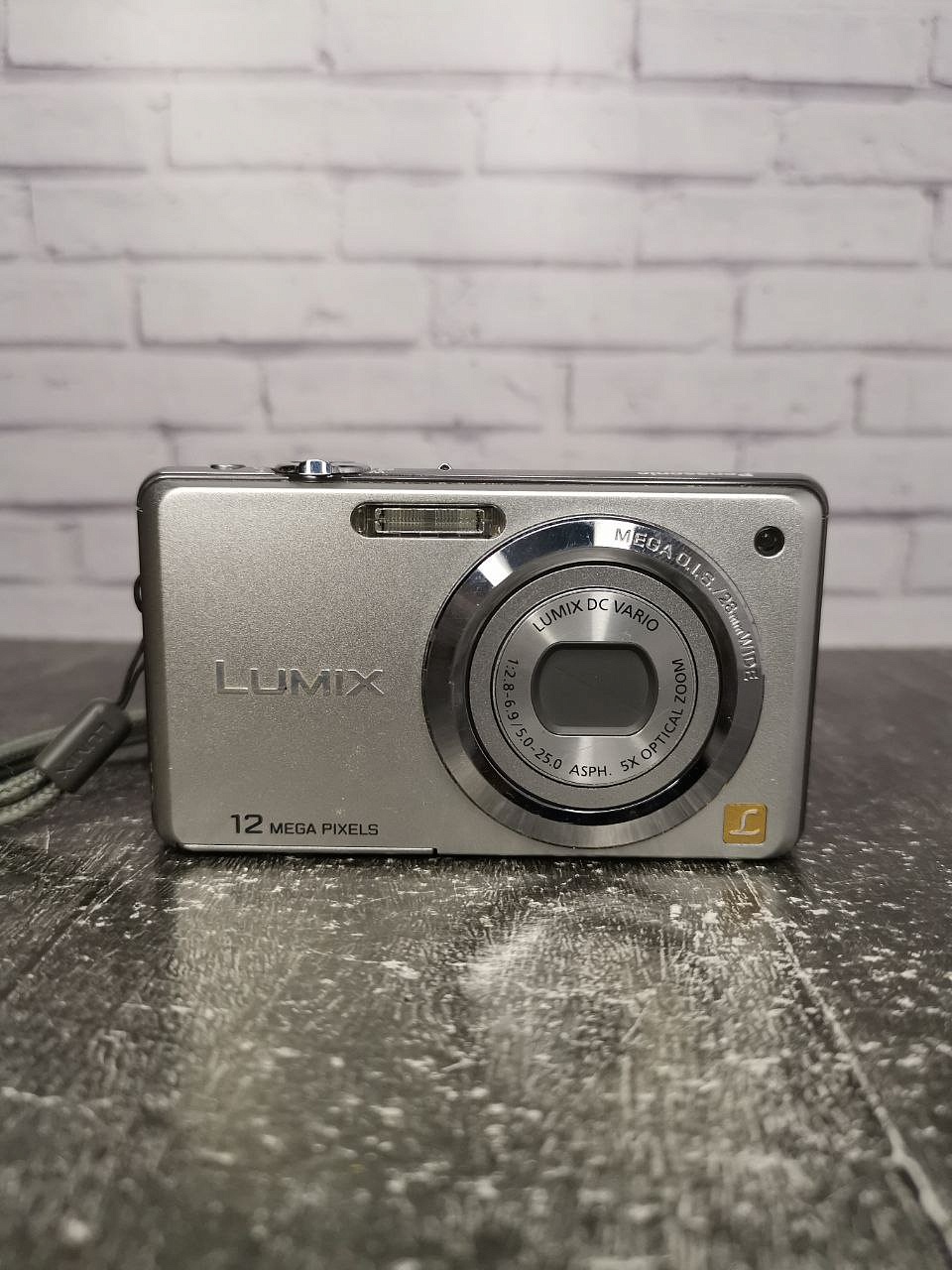 Panasonic LUMIX DMC-FS10 silver фото №2