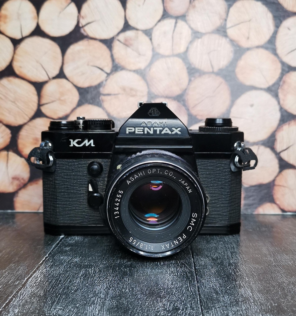 Pentax KM (Black) + SMC Pentax 55mm 1/1.8 фото №1