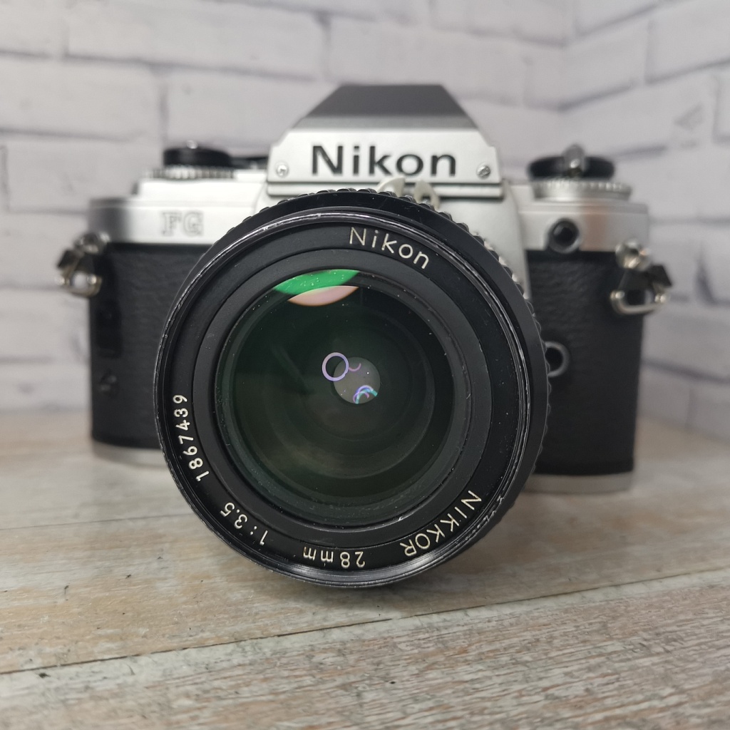 Nikon FG + Nikkor 28 mm f/3.5 фото №1