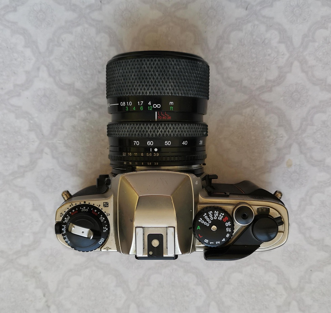 Nikon FE10 + Soligor s/m zoom+macro 28-70 mm f/3.9-4.8 фото №2