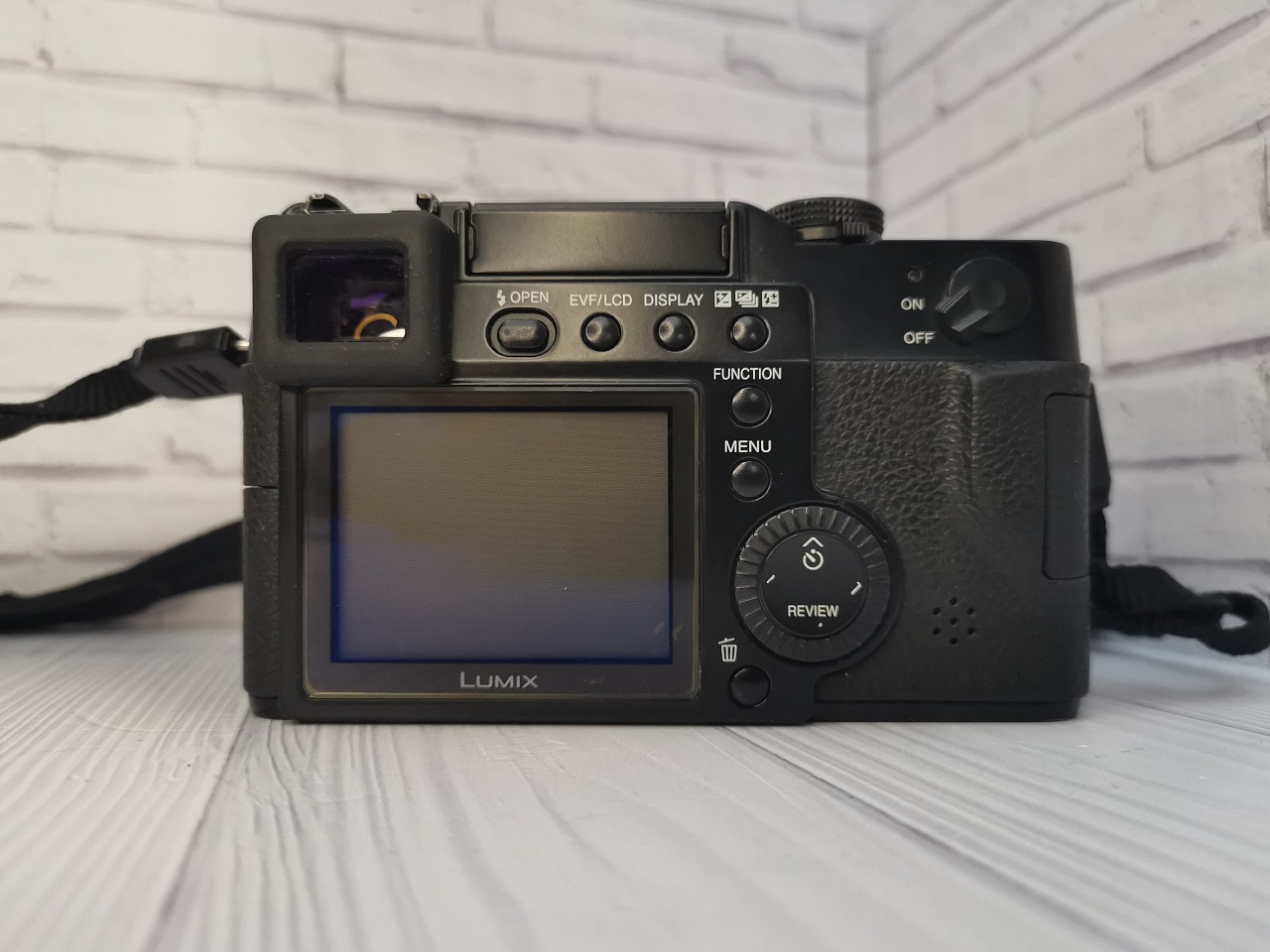 Panasonic LC1 фото №2