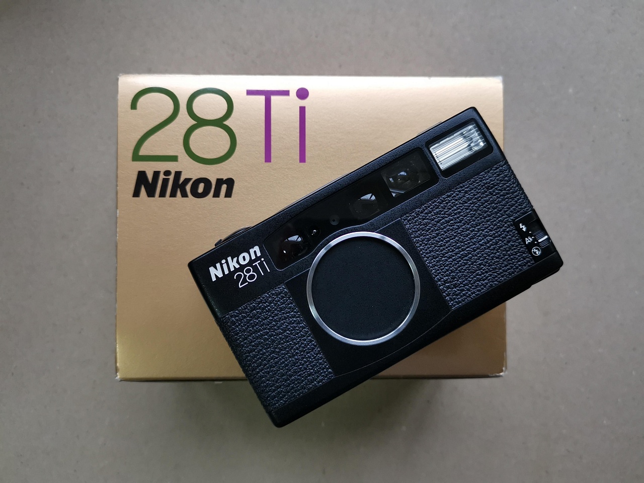 Nikon 28TI фото №1