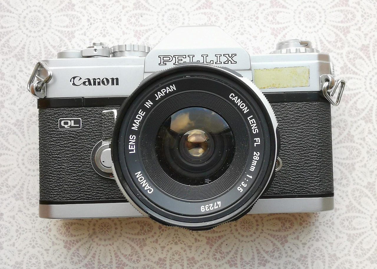 Canon Pellix QL + Canon lens fl 28 mm f/3.5 фото №1