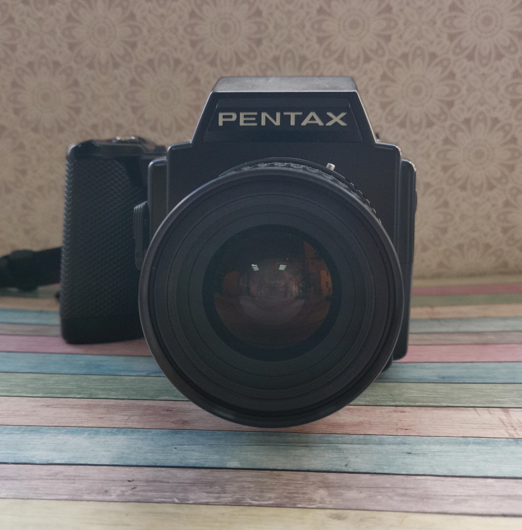 Pentax 645 + SMC Pentax-A 645 1:2.8 45mm фото №1