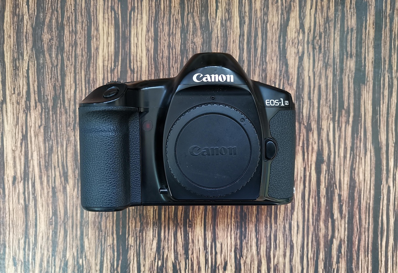Canon EOS-1N  фото №1