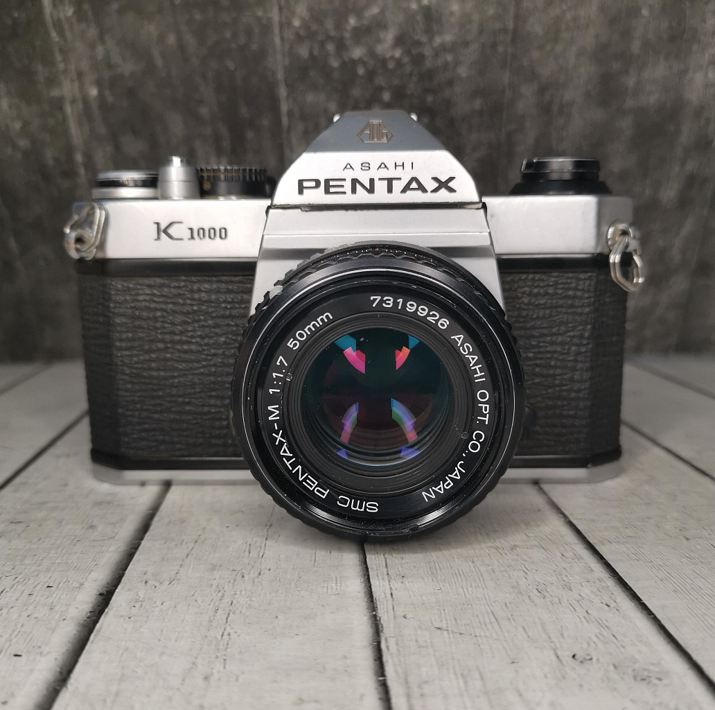 Pentax K1000 + SMC Pentax-M 50 mm f/1.7 фото №1