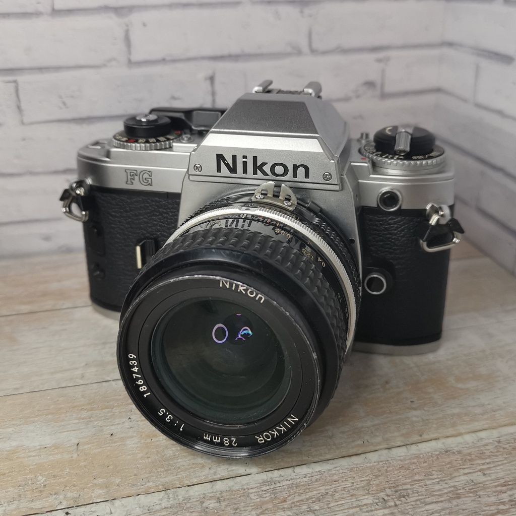 Nikon FG + Nikkor 28 mm f/3.5 фото №2