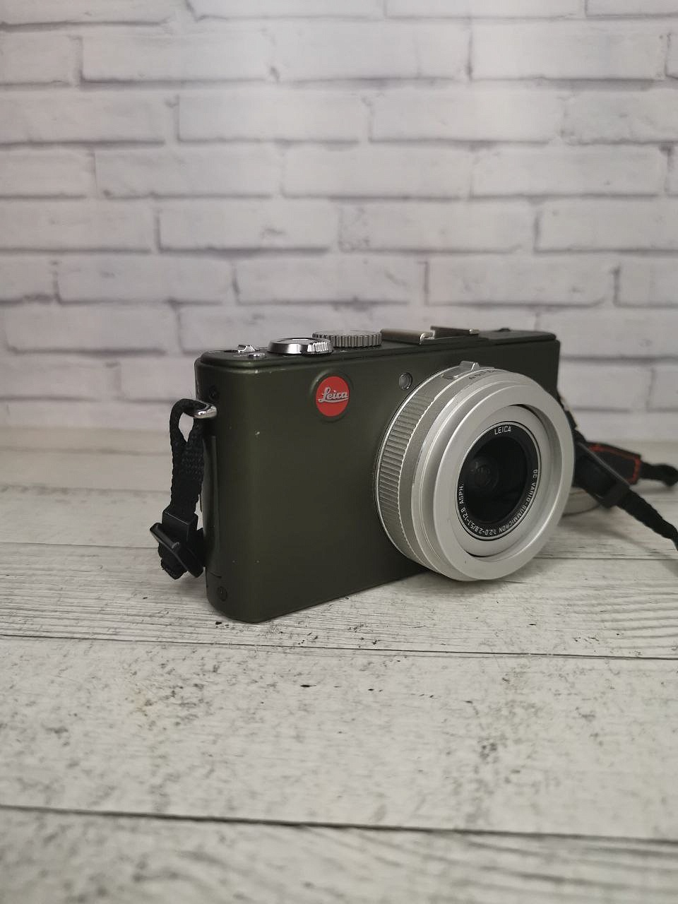 Leica D-LUX 4 Safari Special Edition фото №3