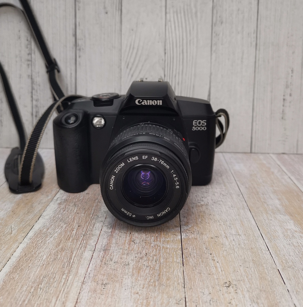 Canon EOS 5000 + Canon zoom lens 38-76 mm f/4,5-5,6 фото №1