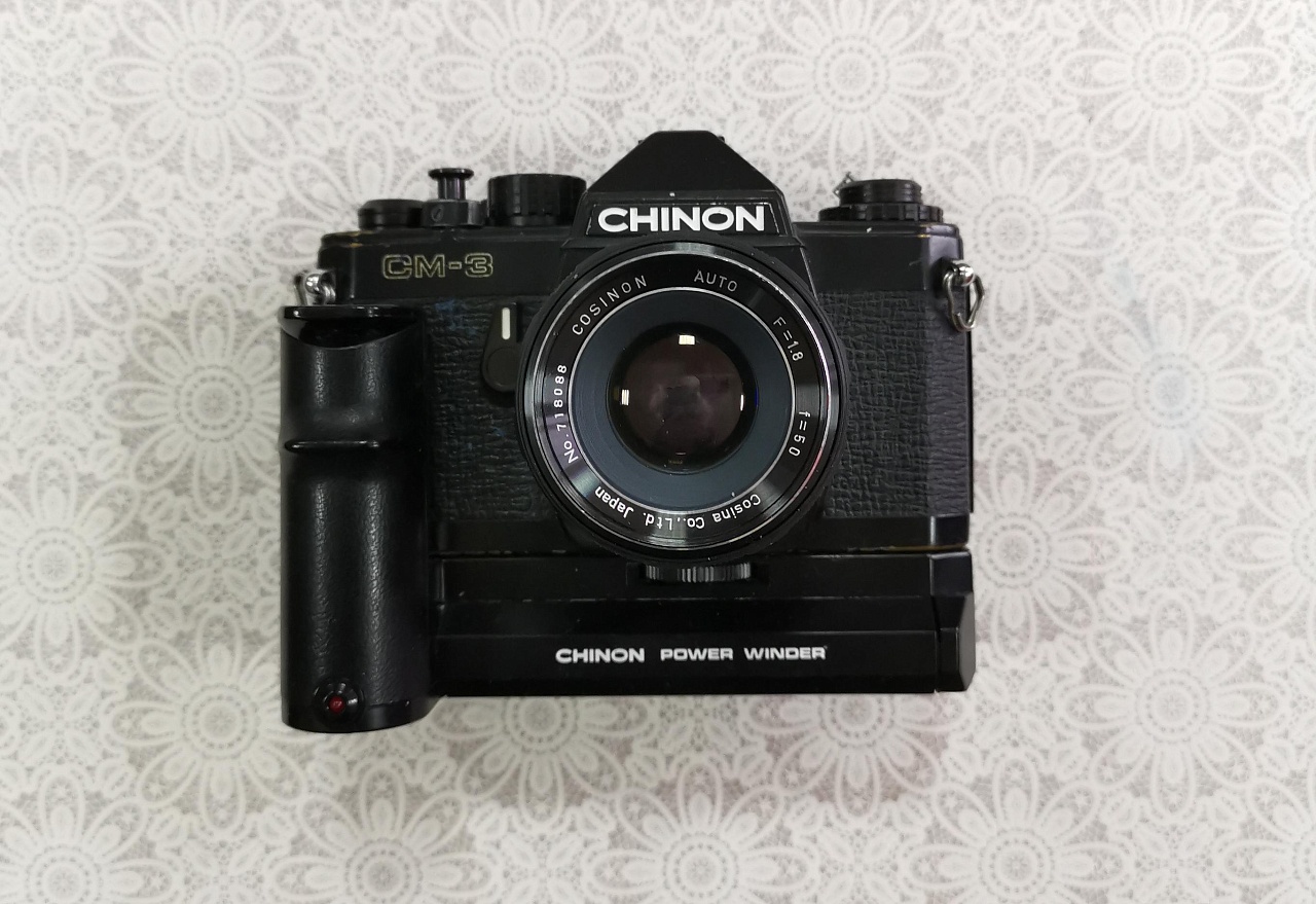 Chinon cm-3 + Cosinon auto 50 mm f/1.8 + Chinon power winder фото №1
