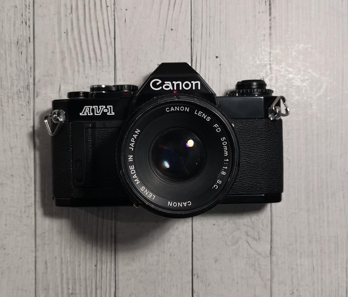 Canon Av-1 (Black) + Canon Fd 50/1,8 фото №1