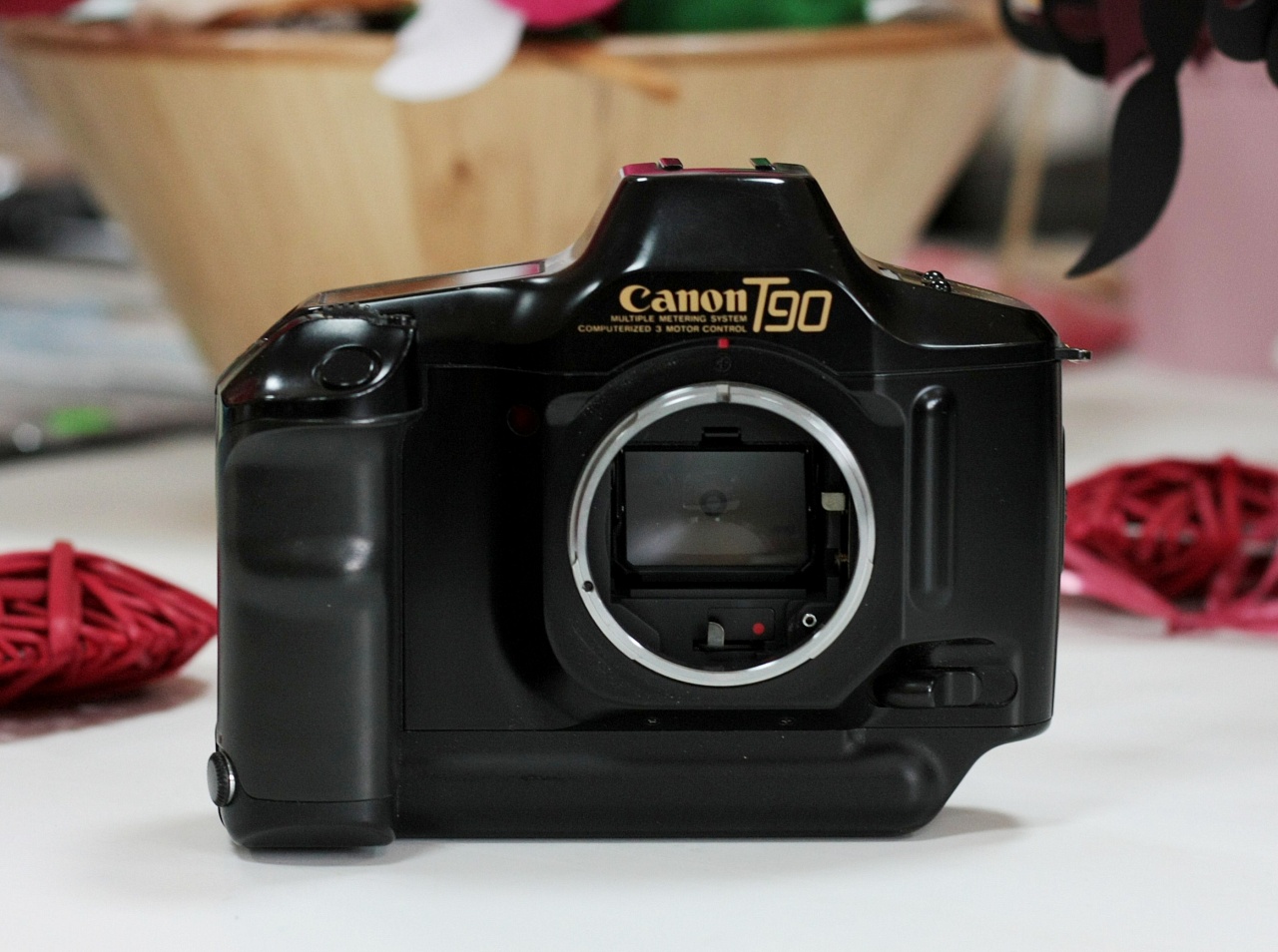 Canon T90 (body) фото №1