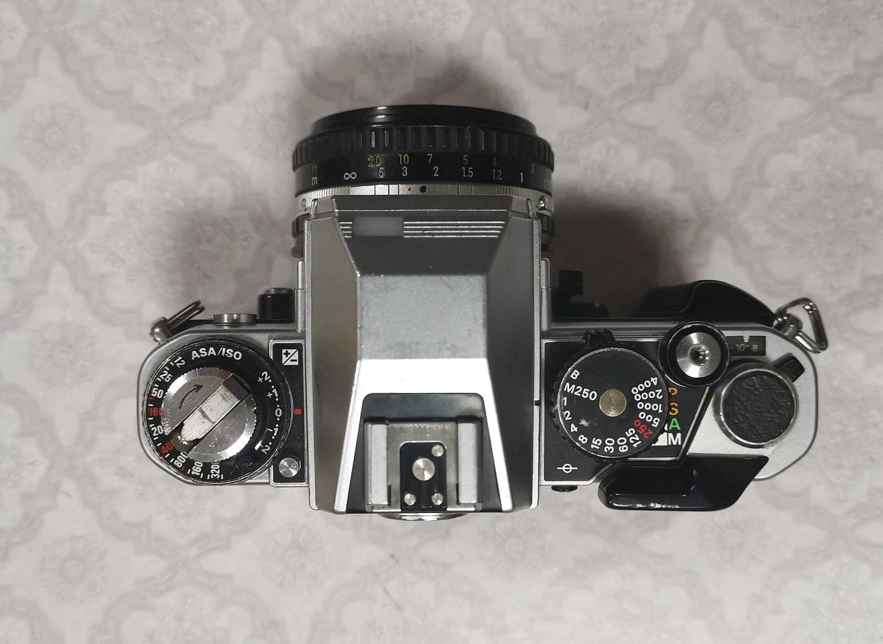 Nikon FA + Nikon lens series e 50 mm f/1.8 фото №2