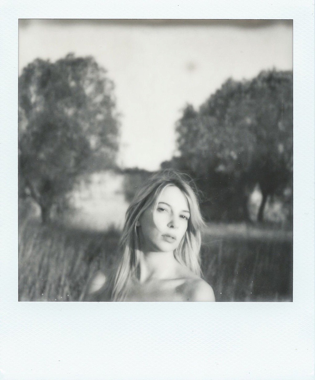 Polaroid SX-70 Black & White Film (Polaroid Originals) фото №7