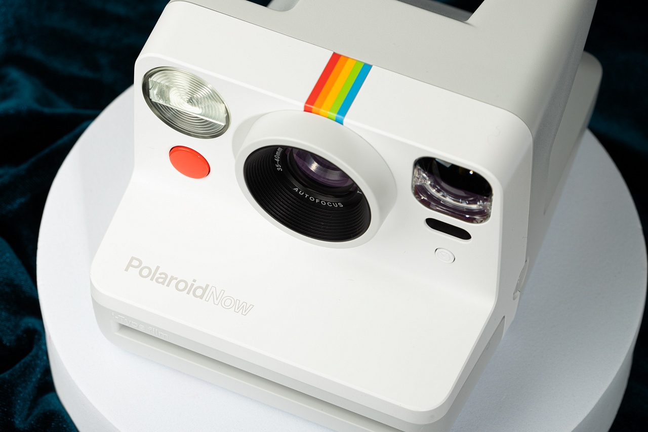 Подарочный набор: Polaroid now white + 2 кассеты фото №3