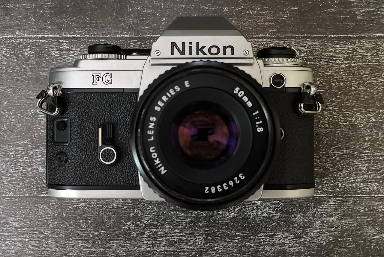 Nikon FG + Nikon Lens series e 50 mm F/1.8 фото №1