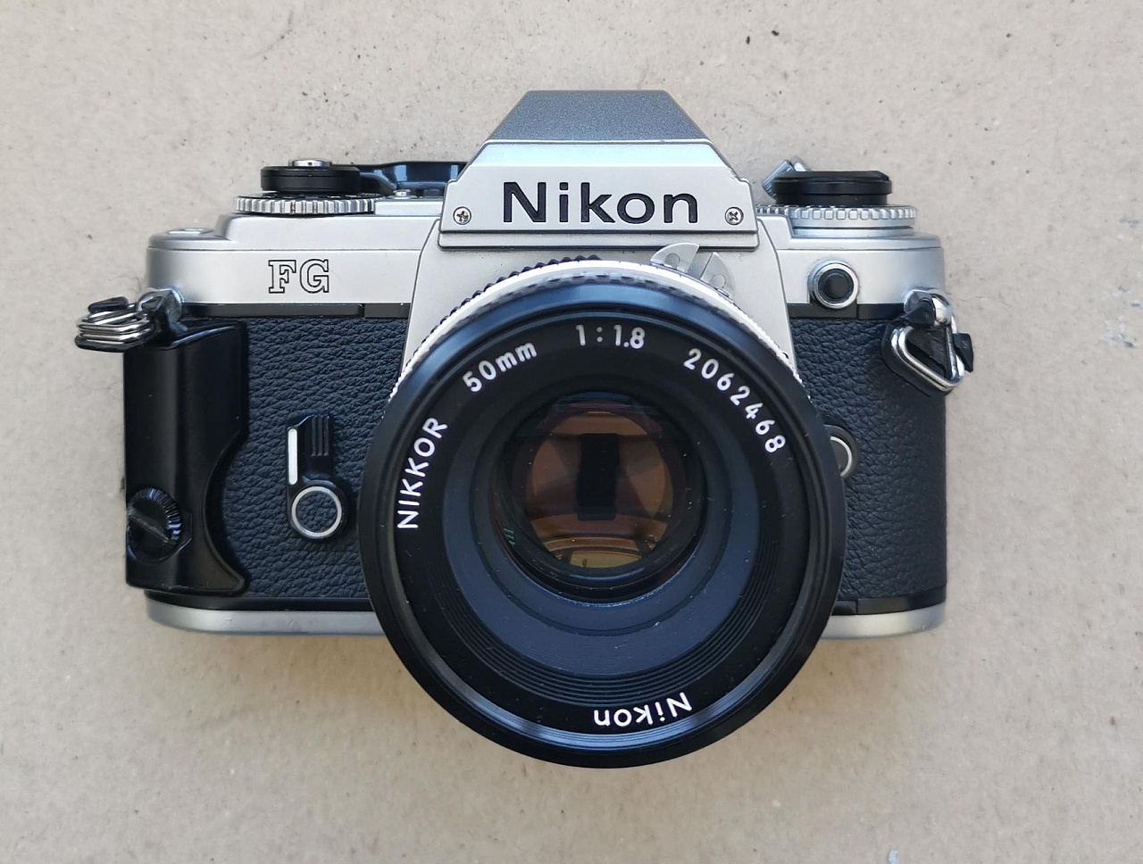 Nikon FG + Nikkor 50 mm f/1.8 фото №1
