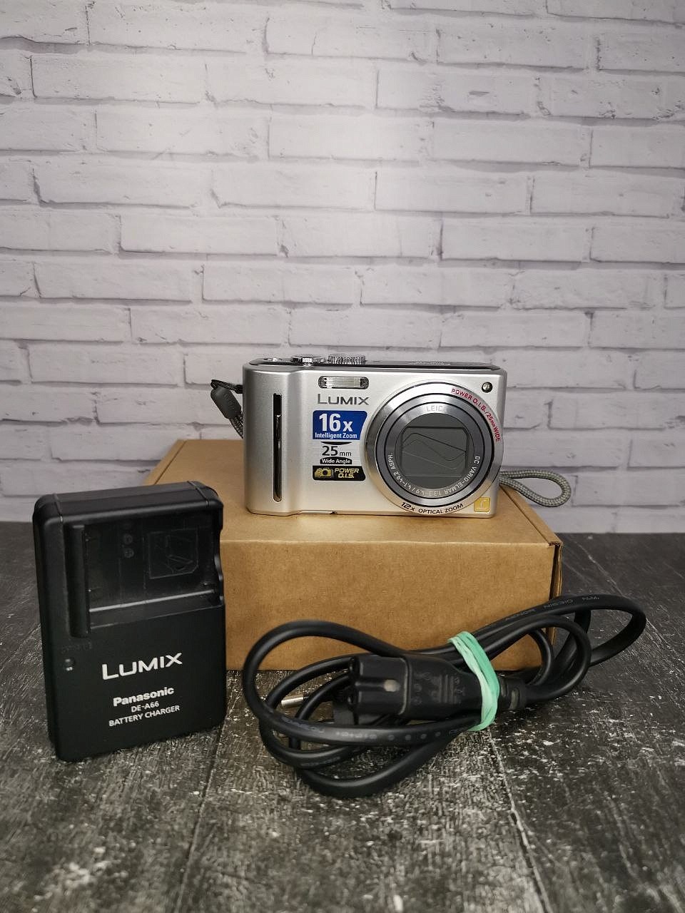 Panasonic Lumix TZ8 Silver фото №1