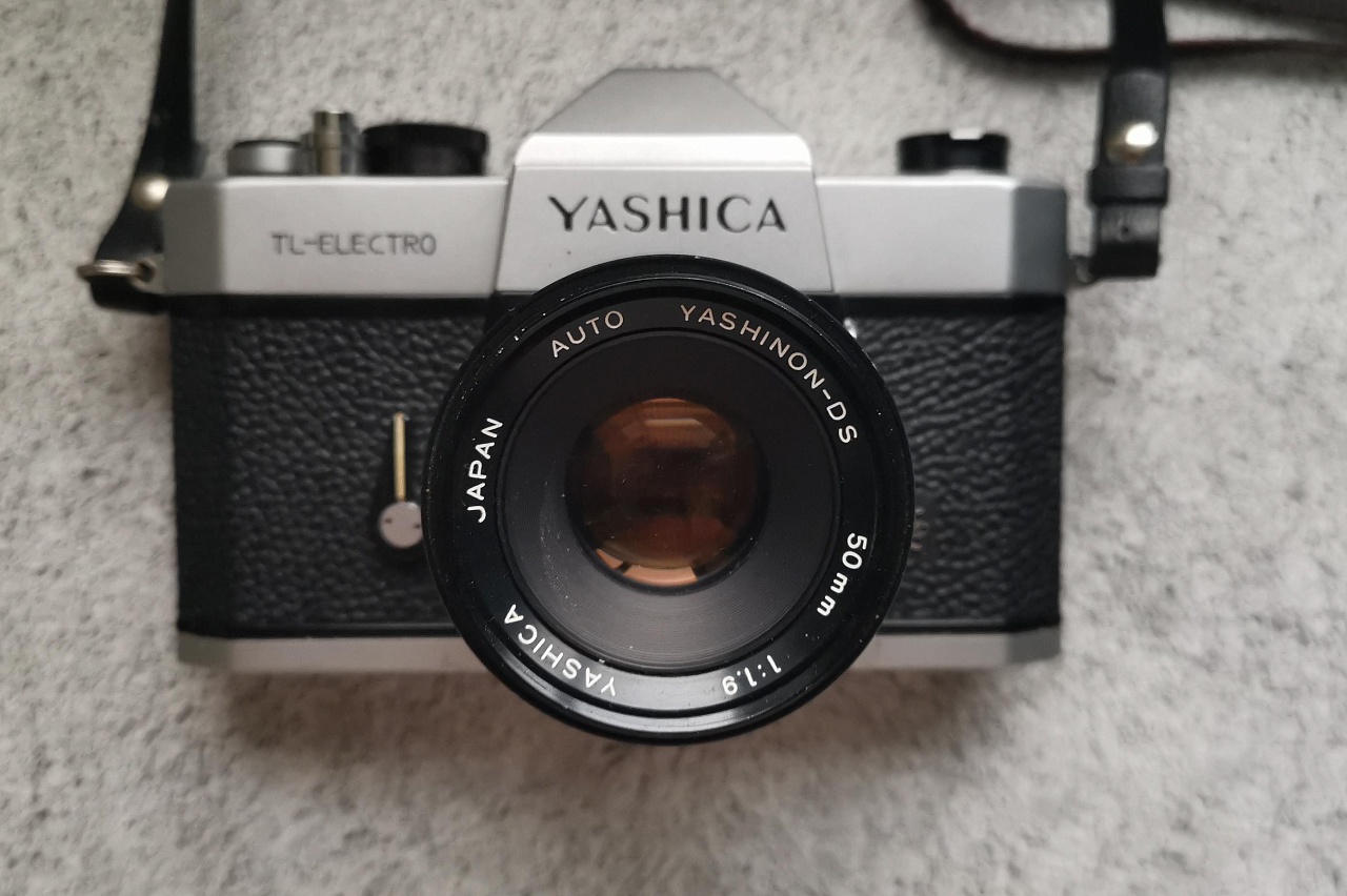Yashica TL-Electro + Auto Yashinon-DS 50 mm F/1.9 фото №4