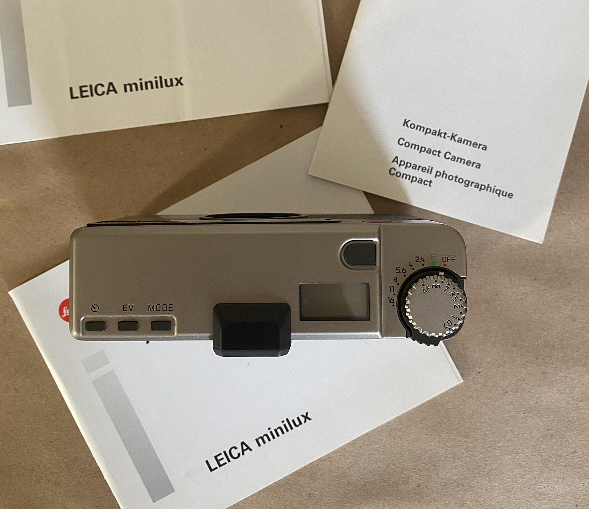 Leica Minilux Summarit 40mm f/2.4 MINT ( полный комлпект) фото №3