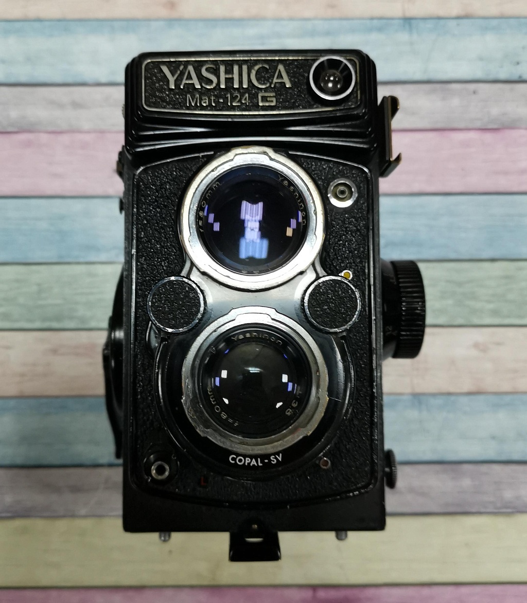Yashica MAT 124G (уценка) фото №4