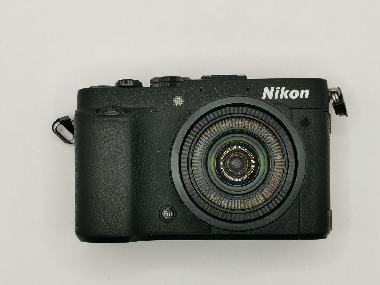 Nikon Coolpix P7700 фото №1