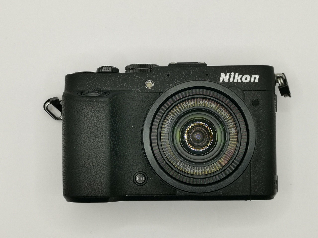 Nikon Coolpix P7700 фото №1