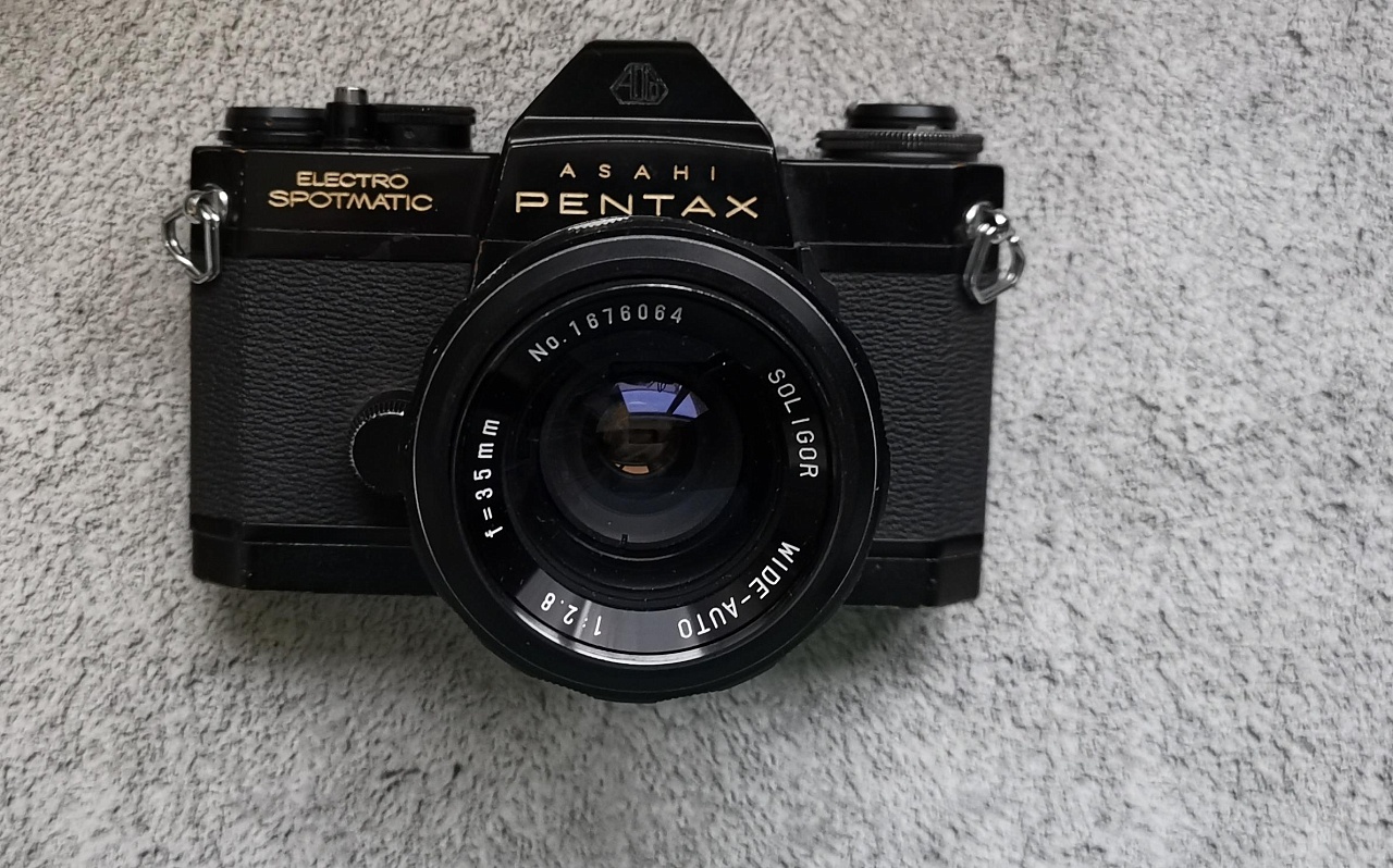 Pentax Electro Spotmatic + Soligor Wide-Auto 35 mm F/2.8 фото №1