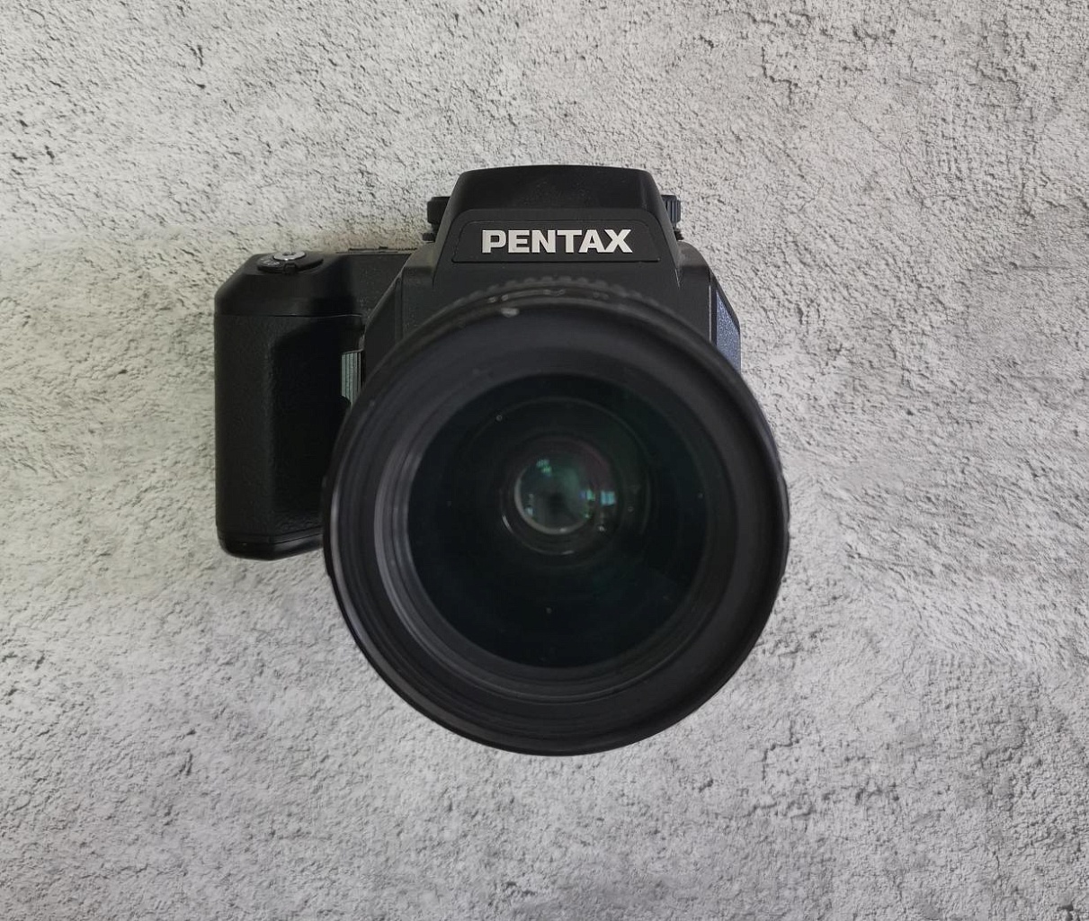 Pentax 645 NII + Pentax SMC-FA 645 Zoom 1:4,5 45-85 фото №1