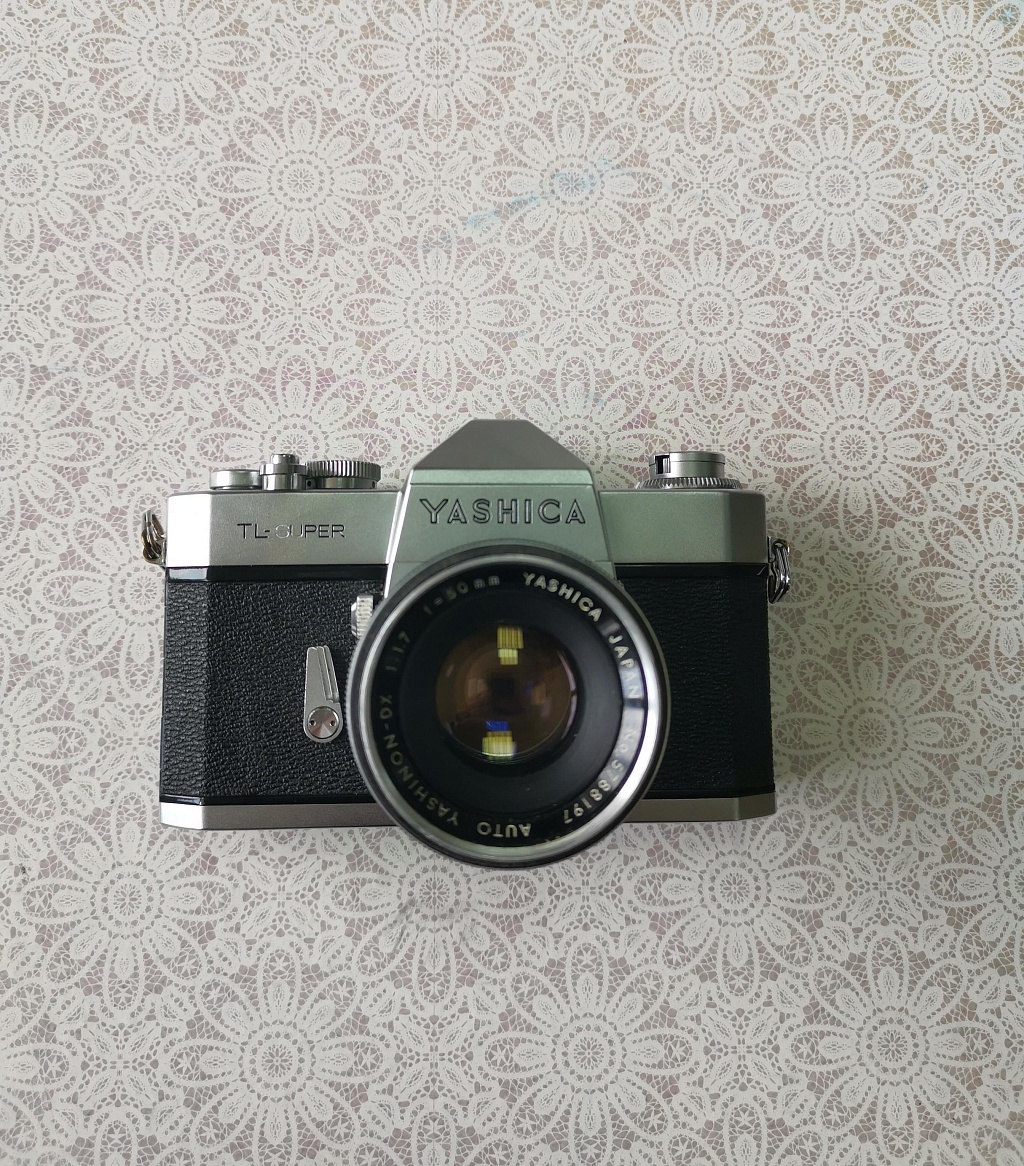 Yashica TL-SUPER + YASHINON-DX 50 mm f/1.7 фото №1