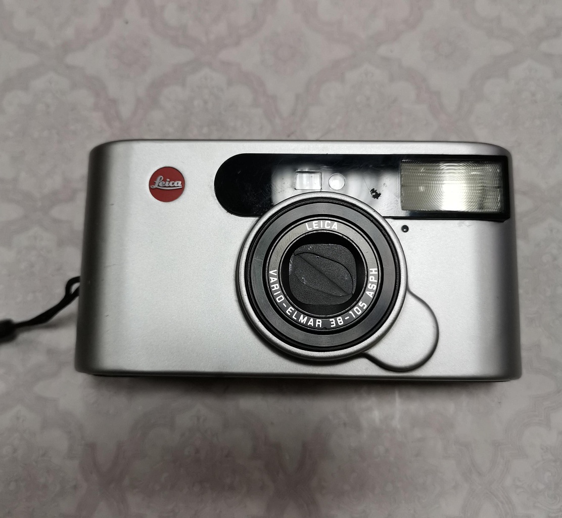 Leica C1 (Vario-Elmar 38-105 mm ASPH)  фото №1