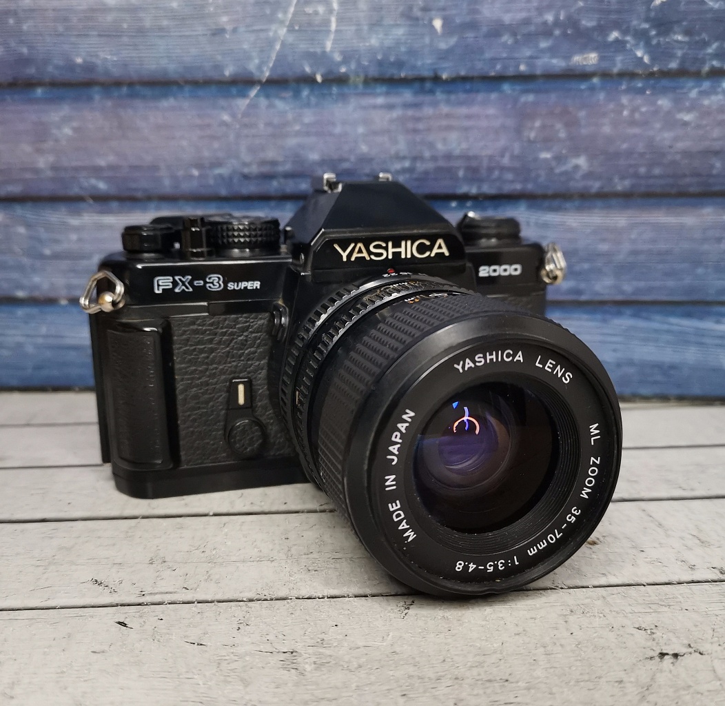 Yashica FX3 Super 2000 + Yashica Lens 35-70 mm фото №1