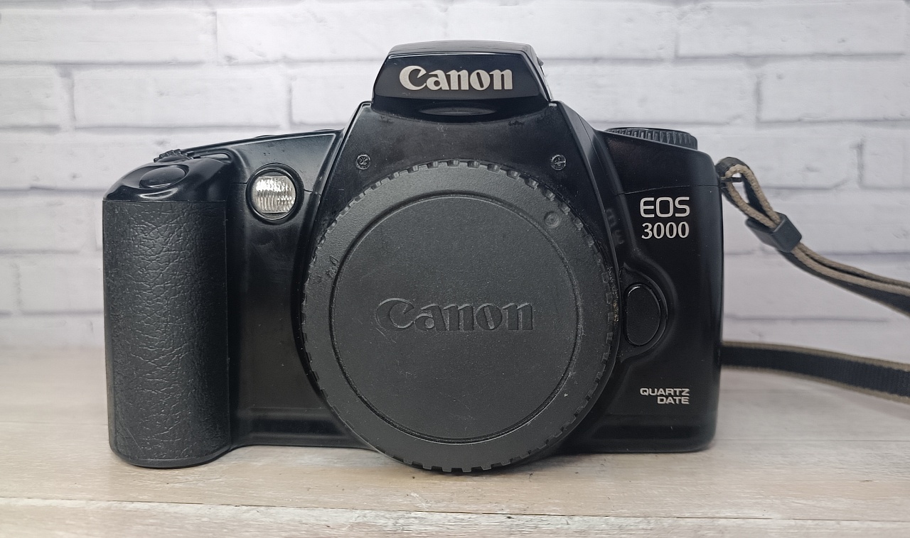 Canon EOS 3000 body (black) фото №1