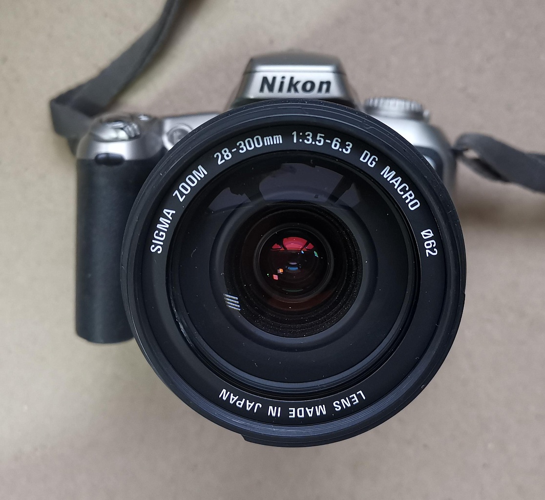 Nikon f65 white + Sigma zoom 28-300 mm f/3.5-6.3 dg macro фото №1